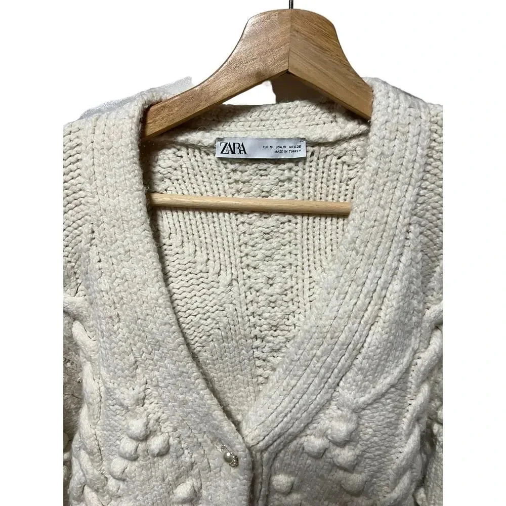 Zara knit cardigan with jewel buttons - Picture 4 of 12